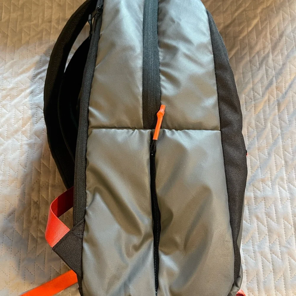 Jordan‎ backpack gray/red EUC